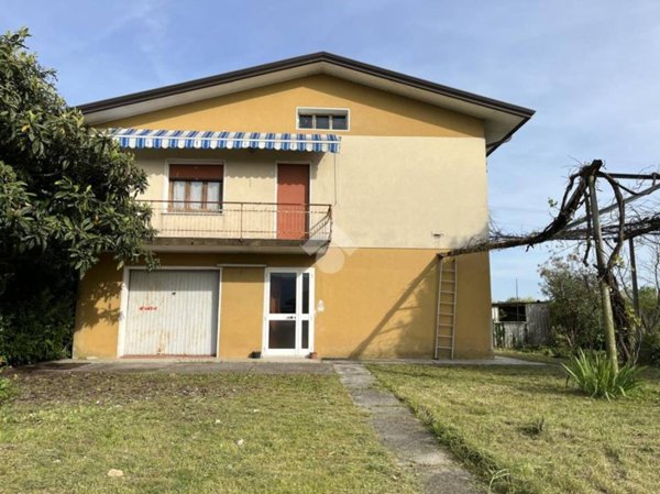 casa indipendente in vendita a Fontanafredda