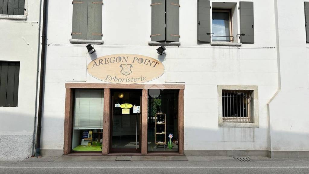 negozio in vendita a Fontanafredda
