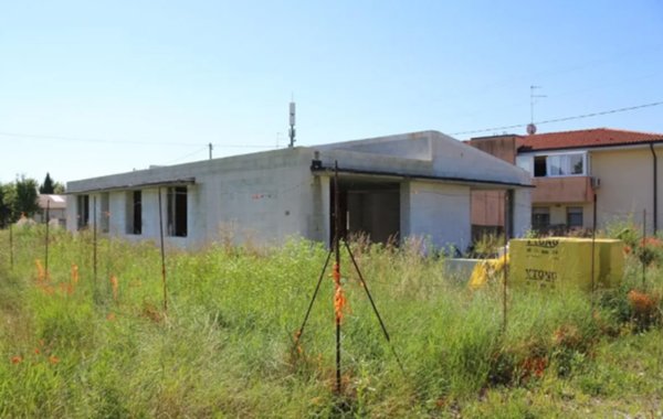 casa indipendente in vendita a Fontanafredda