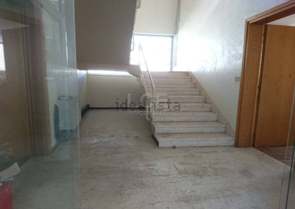locale di sgombero in vendita a Fontanafredda
