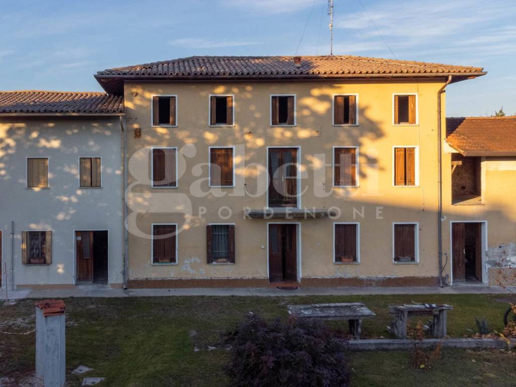 casale in vendita a Fontanafredda in zona Vigonovo