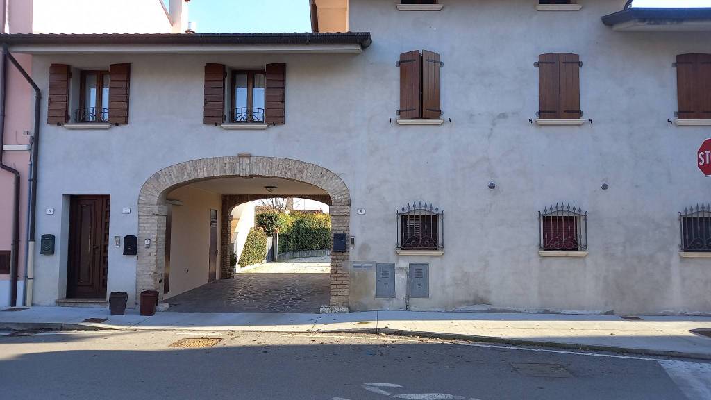 appartamento in vendita a Fontanafredda in zona Romano