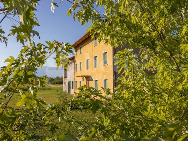 pentavano in vendita a Fontanafredda in zona Ceolini