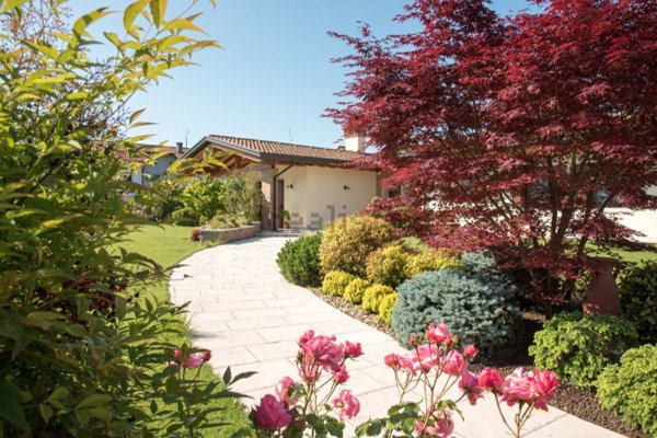 casa indipendente in vendita a Fontanafredda