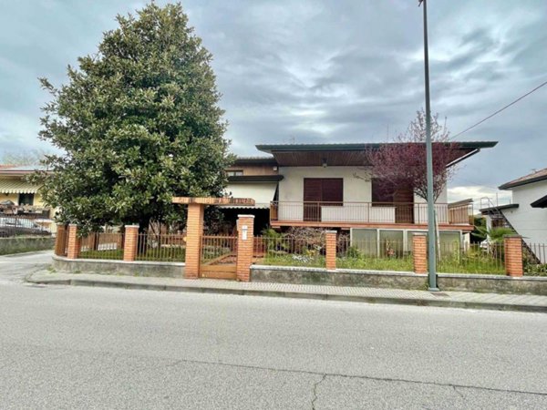 casa indipendente in vendita a Fontanafredda