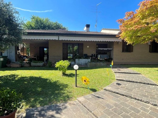 casa indipendente in vendita a Fontanafredda in zona Vigonovo