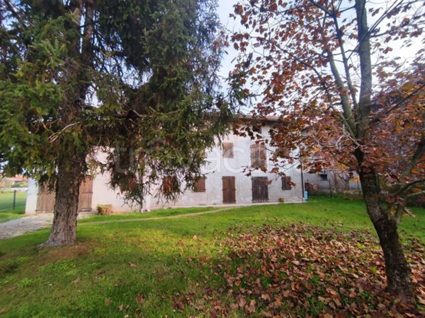 casa indipendente in vendita a Fontanafredda