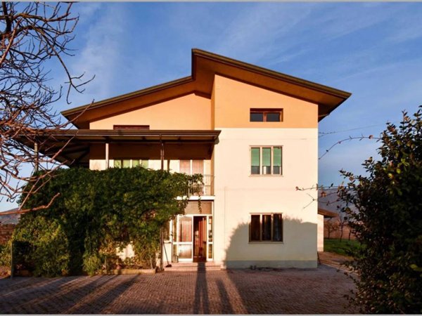 casa indipendente in vendita a Fontanafredda in zona Nave