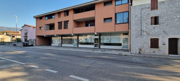 trivano in vendita a Fontanafredda