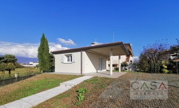 casa indipendente in vendita a Fontanafredda