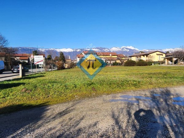terreno edificabile in vendita a Fontanafredda