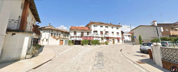 esavano in vendita a Fontanafredda in zona Vigonovo