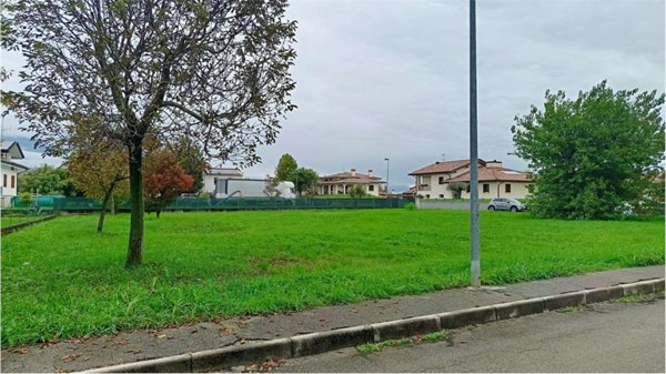 casa indipendente in vendita a Fontanafredda in zona Nave