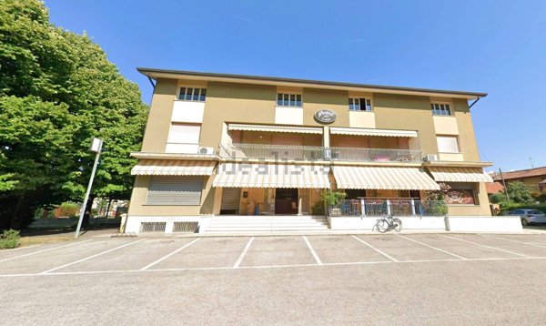 negozio in vendita a Fontanafredda in zona Villadolt