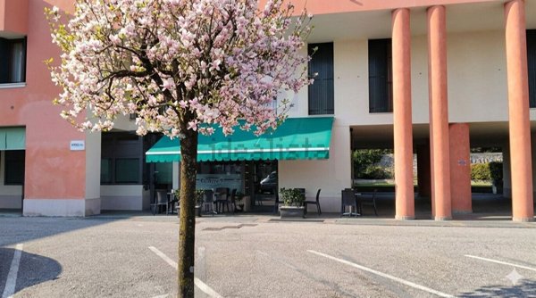 negozio in vendita a Fontanafredda