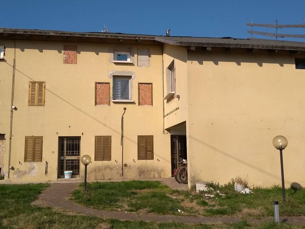 casa indipendente in vendita a Fontanafredda in zona Vigonovo