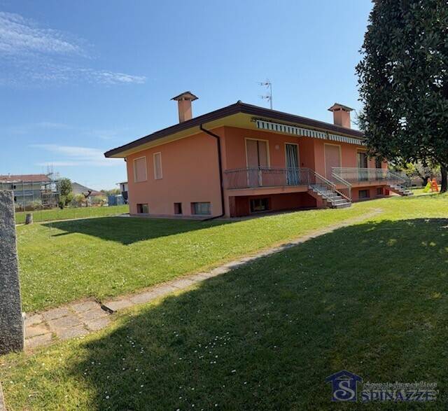 casa indipendente in vendita a Fontanafredda