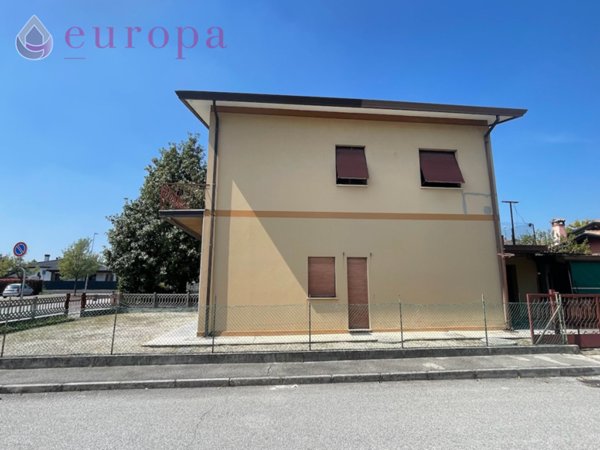 casa semindipendente in vendita a Fontanafredda in zona Casut