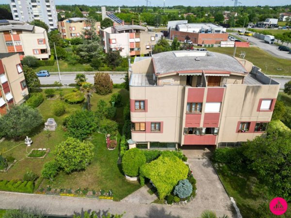 casa indipendente in vendita a Fontanafredda