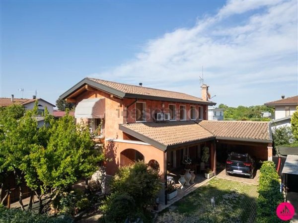 casa indipendente in vendita a Fontanafredda