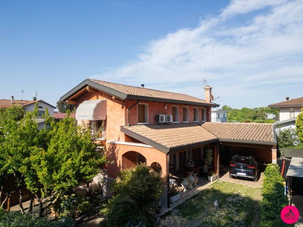 casa indipendente in vendita a Fontanafredda