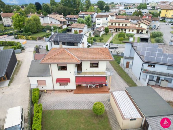 casa indipendente in vendita a Fontanafredda
