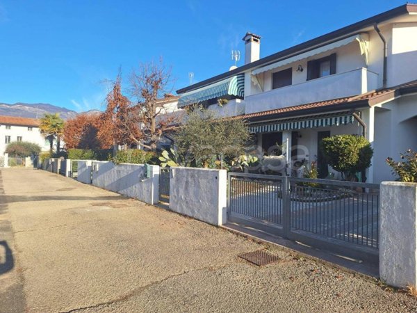 casa indipendente in vendita a Fontanafredda in zona Ranzano