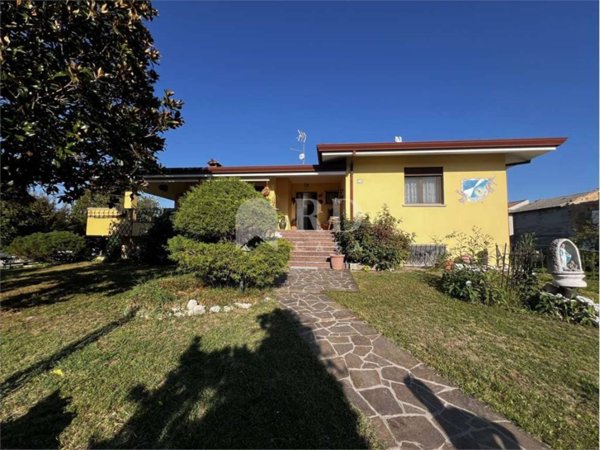 casa indipendente in vendita a Fontanafredda in zona Nave
