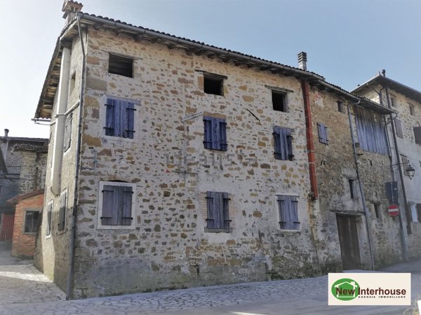casa indipendente in vendita a Frisanco