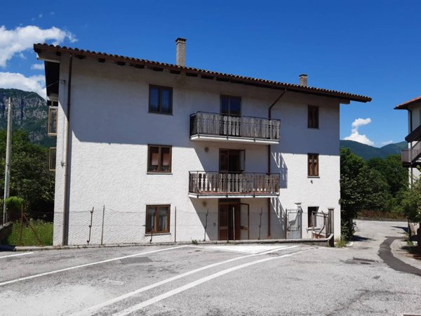 casa indipendente in vendita a Frisanco