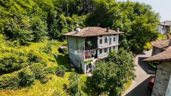 casa indipendente in vendita a Frisanco in zona Poffabro