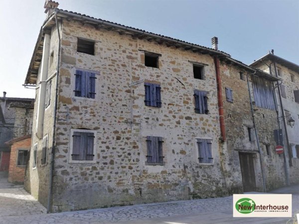 appartamento in vendita a Frisanco