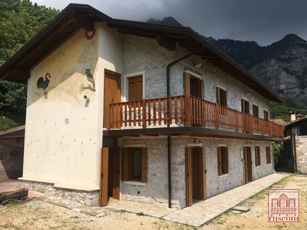casa indipendente in vendita a Frisanco