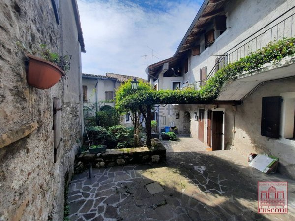 casa indipendente in vendita a Frisanco in zona Poffabro