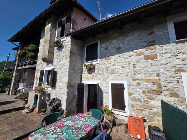 casa indipendente in vendita a Frisanco in zona Poffabro