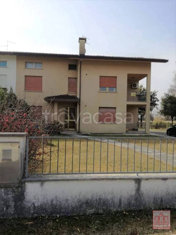 appartamento in vendita a Maniago in zona Campagna