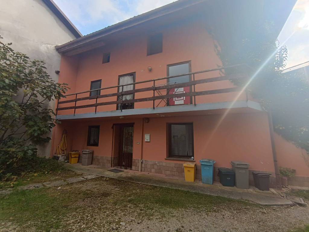 casa indipendente in vendita a Maniago