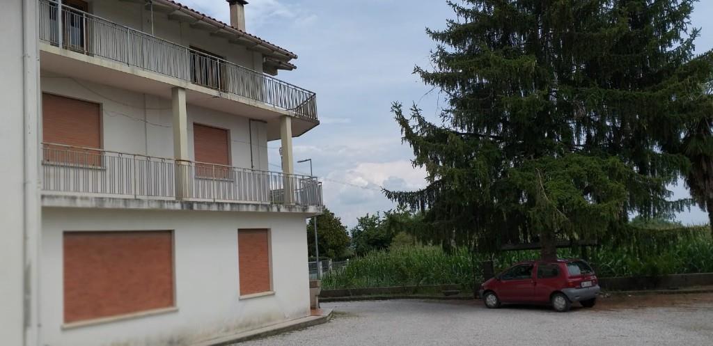 casa indipendente in vendita a Maniago in zona Campagna