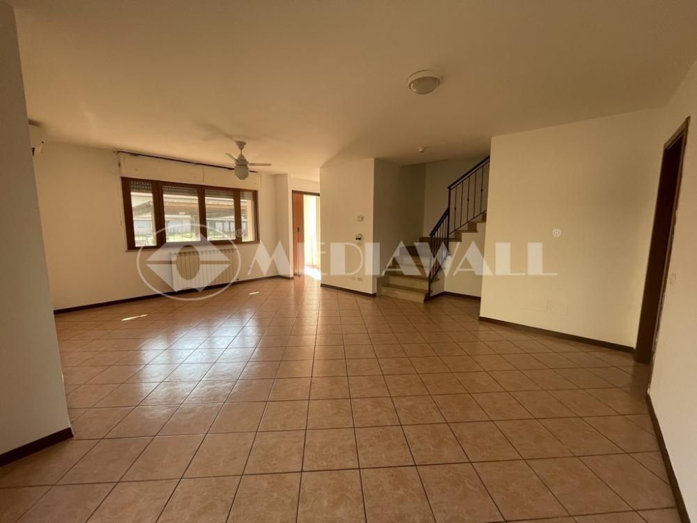 casa indipendente in vendita a Maniago