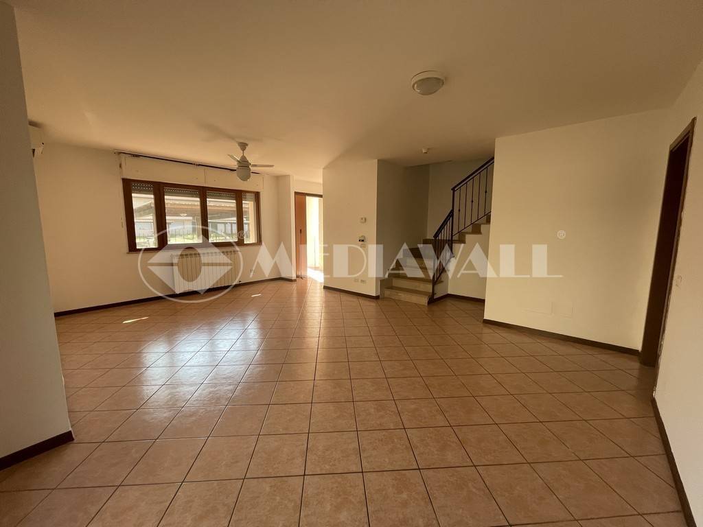 casa indipendente in vendita a Maniago