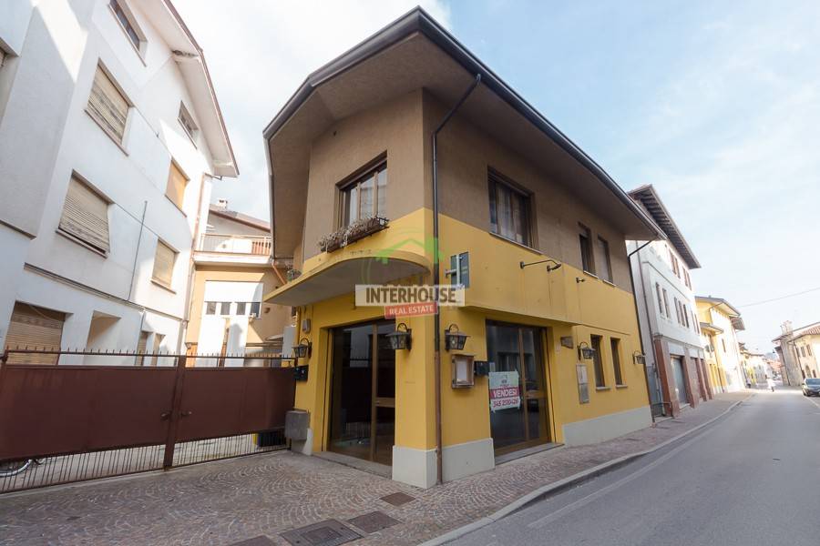 negozio in vendita a Maniago