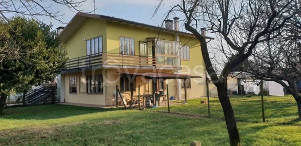 appartamento in vendita a Maniago in zona Campagna