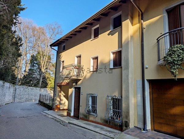 casa indipendente in vendita a Maniago