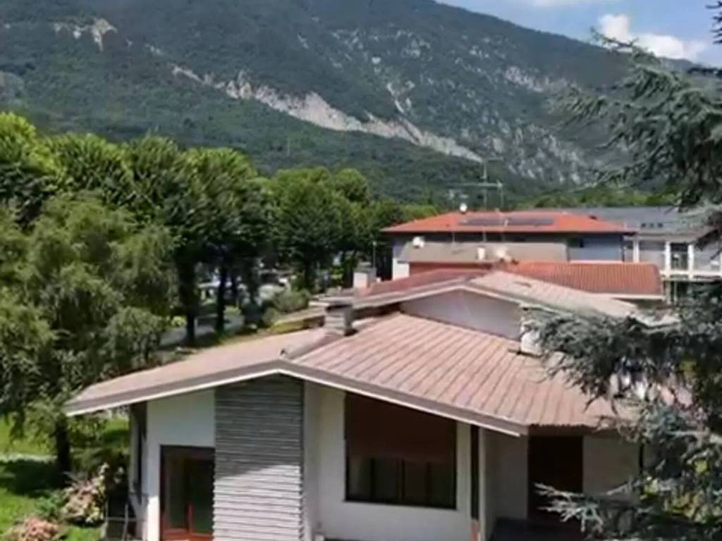 casa indipendente in vendita a Maniago