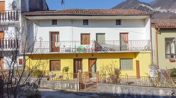 casa indipendente in vendita a Maniago