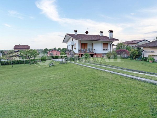 casa indipendente in vendita a Maniago