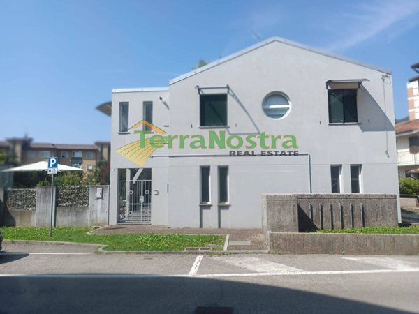 casa indipendente in vendita a Maniago