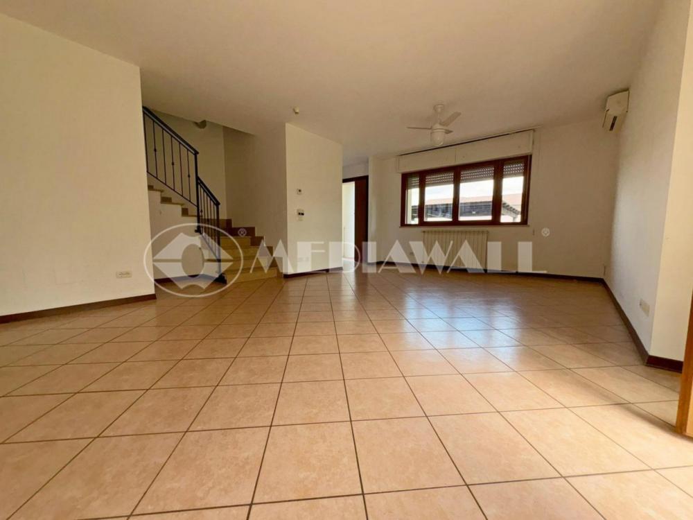 casa indipendente in vendita a Maniago