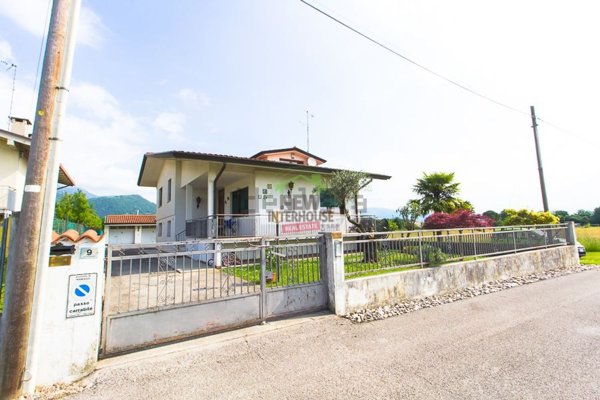 casa indipendente in vendita a Maniago
