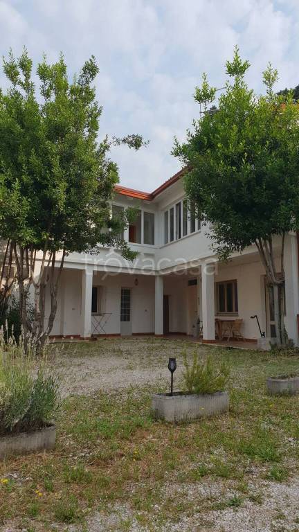 casa indipendente in vendita a Maniago